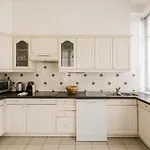 Champs-Elysees Lincoln - 2Bdr