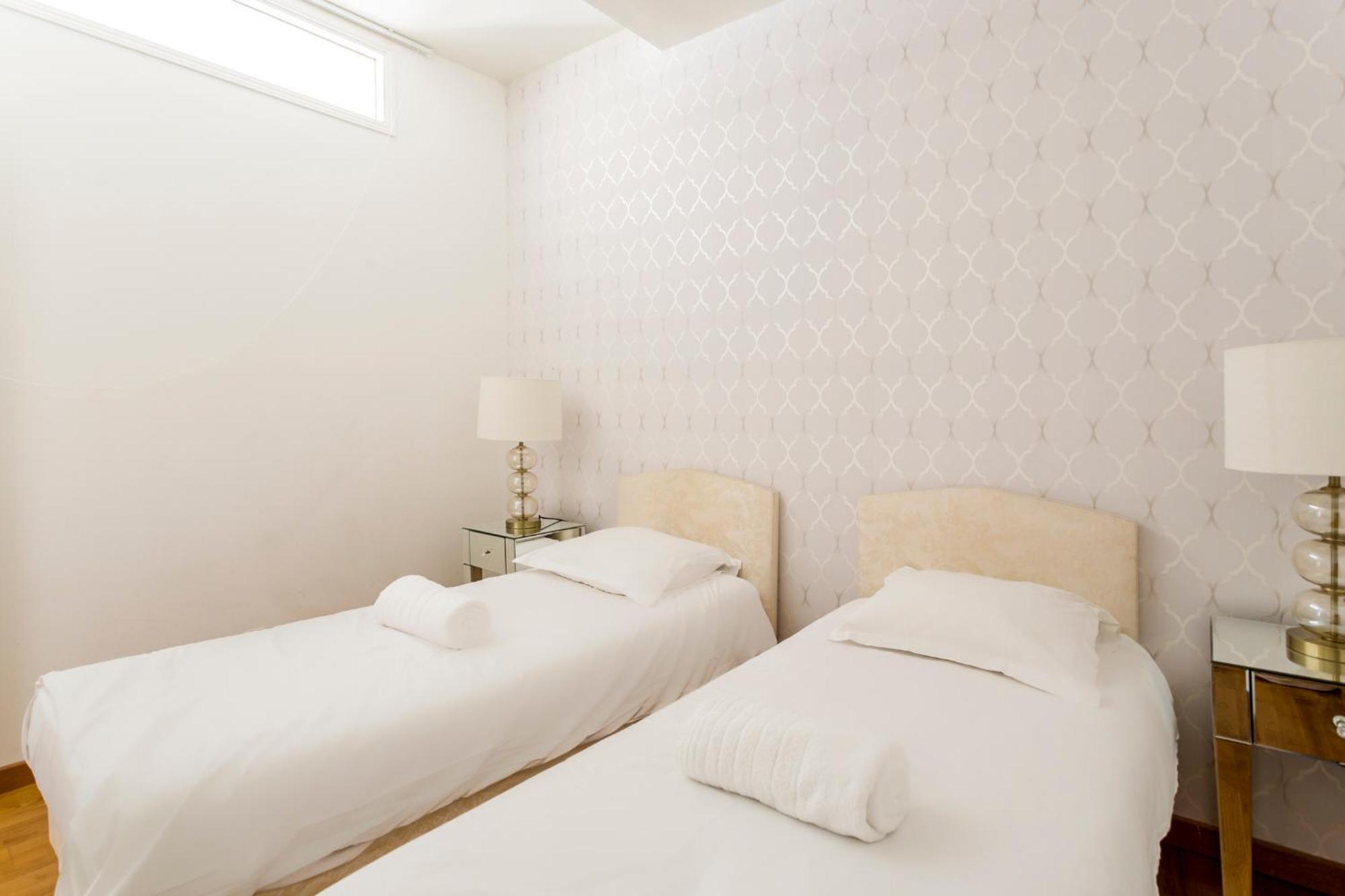 Champs-élysées Lincoln - 2bdr 4* Parigi