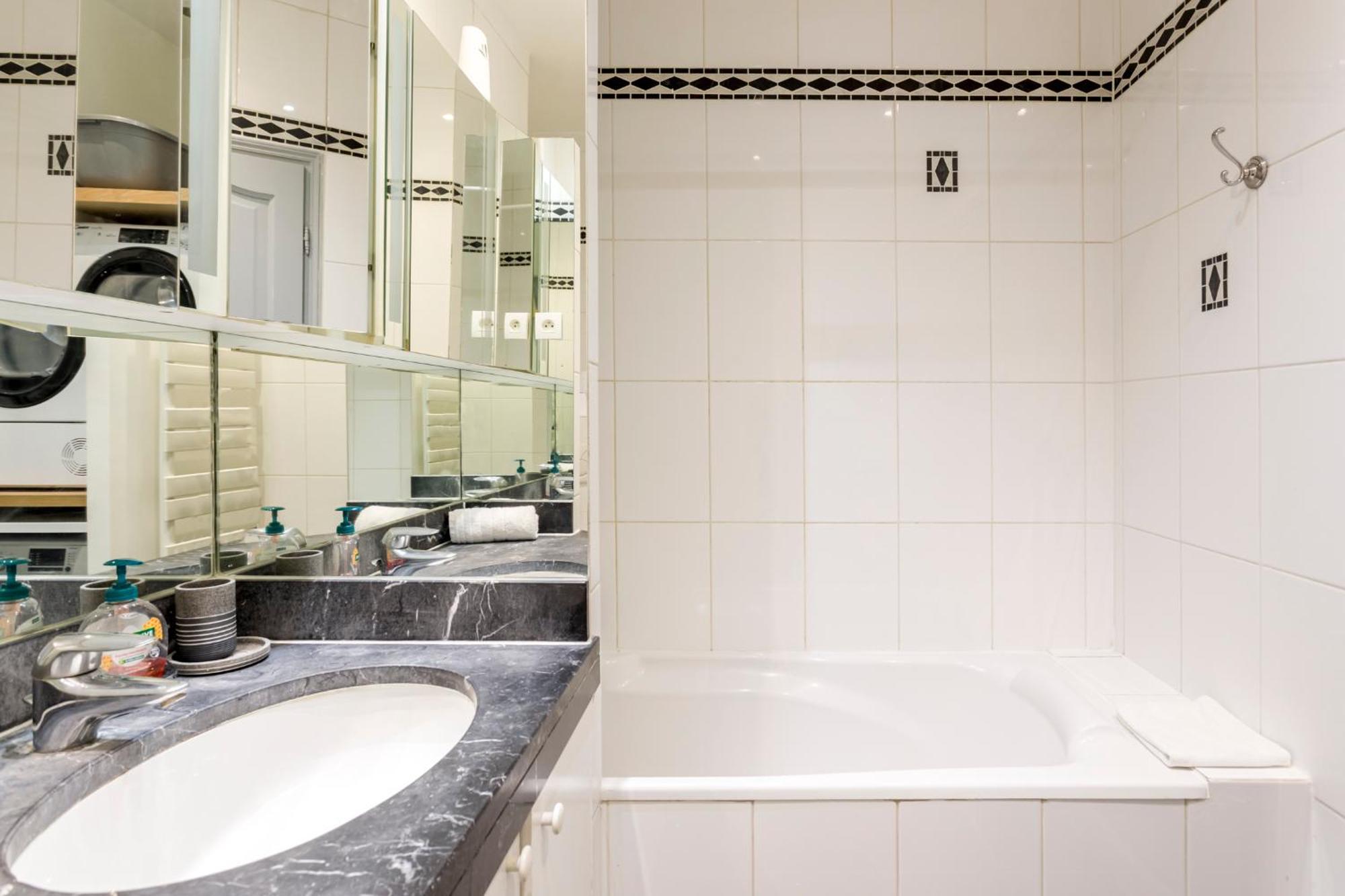 Champs-elysees Lincoln - 2bdr Aparthotel